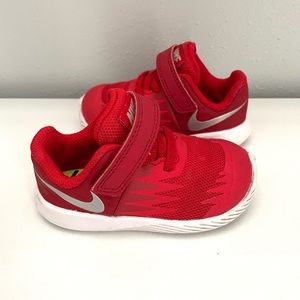 Nike Star Runner Toddler 5C in Red and white Sneakers